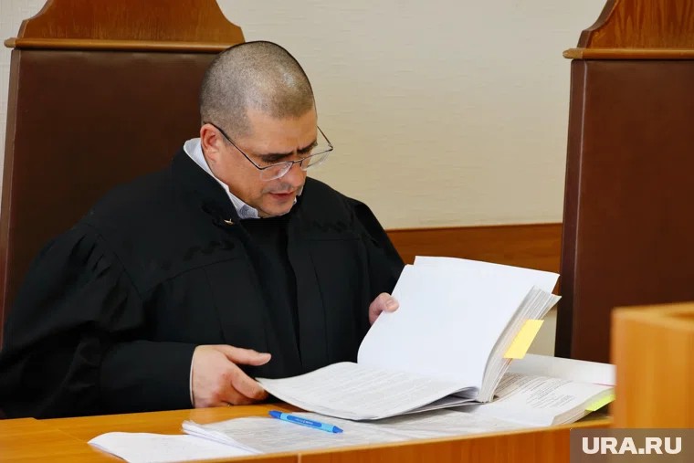 The Case of the Corrupt Constables: A Tale of Illicit Tobacco and Betrayal in the Courtrooms
