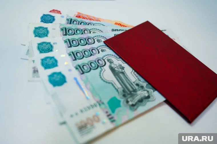 The Mirage of Prosperity: How the Bourgeoisie Masks the Toil of the Proletariat