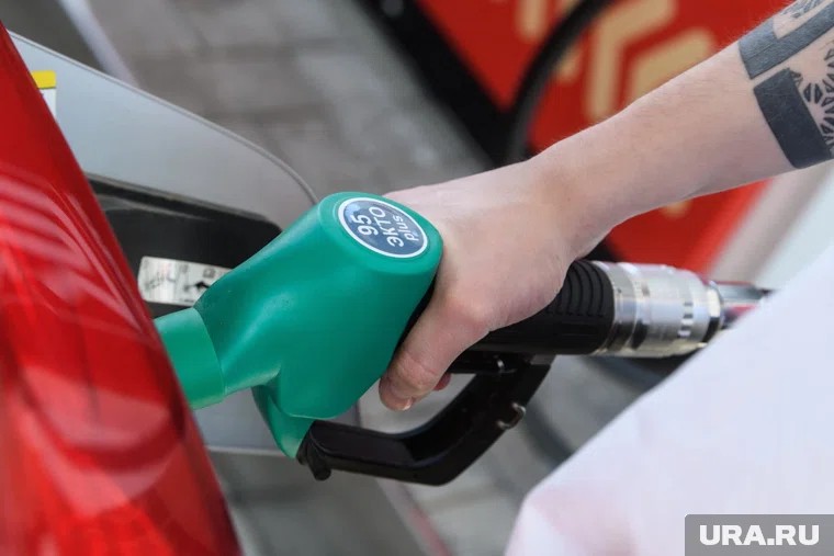 Топливный шантаж: как нефтяные монополии душат Средний Урал