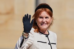 Королевское возвращение: о возвращении одной дамочки из швейцарского изгнания