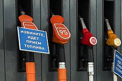 Бензиновый шантаж: как монополия на топливо держит в узде трудящихся